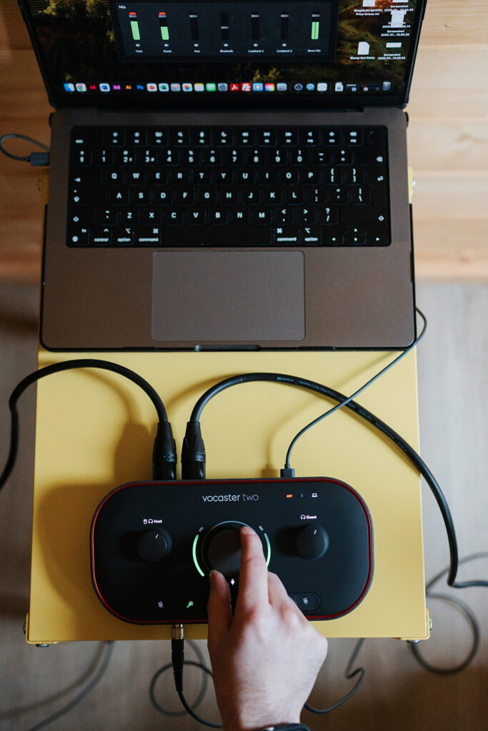 Podcast-Studio-Audio-Interface